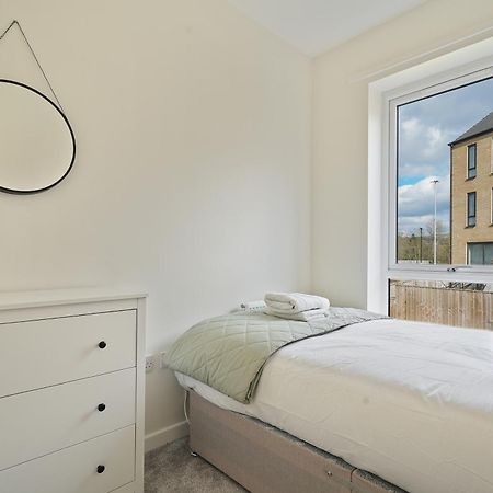 Mersey Way, Spacious 3 Bed Home, Close To Sheffield City Centre & Free Driveway Parking - Perfect For Workers, Groups & Families - Hosted By Stay Host Save Bagian luar foto
